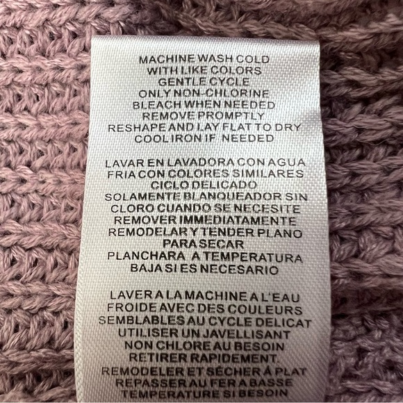 Steve Madden Womens Pullover Knit Sweater Sz Small Cut-out Neck Elderberry Color - Picture 9 of 12